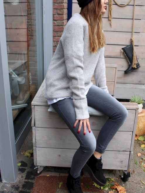 Jeans UNIVERSAL DENIM Pullover 10DAYS Stiefel ILSE JACOBSEN Mütze BLAUMAX