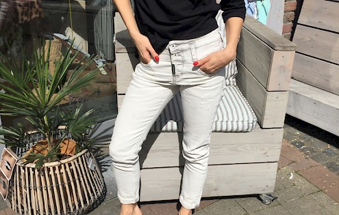 Shirt 10DAYS / STAFF Jeans / Ilse Jacobsen Sandals